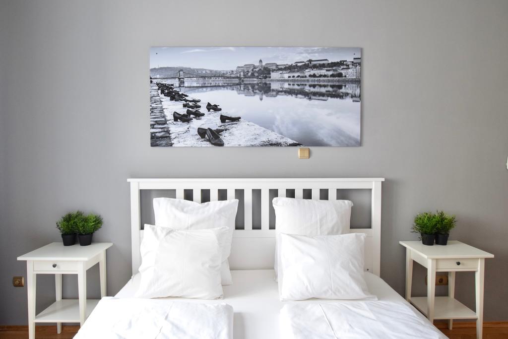 Standerd Apartment By Hi5 - Lovag Family Suites Budapeste Exterior foto