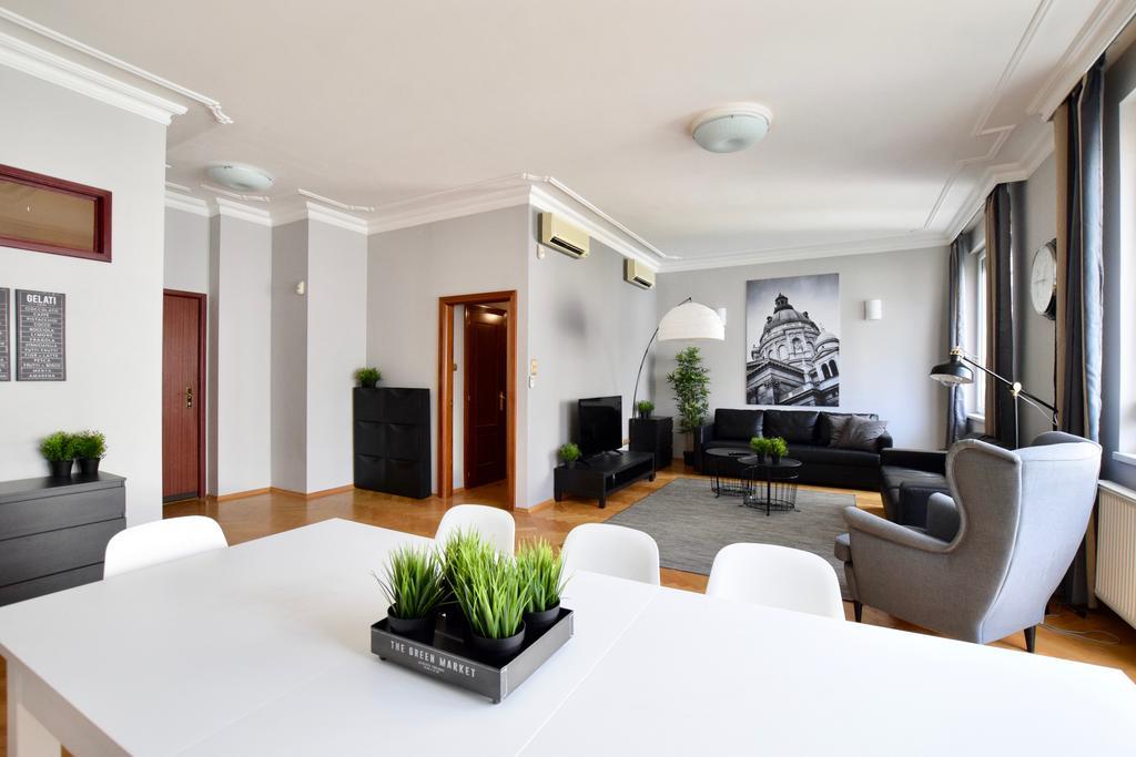 Standerd Apartment By Hi5 - Lovag Family Suites Budapeste Exterior foto