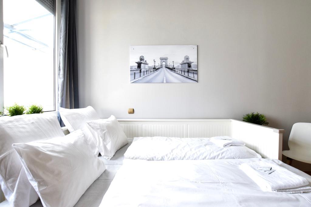 Standerd Apartment By Hi5 - Lovag Family Suites Budapeste Exterior foto