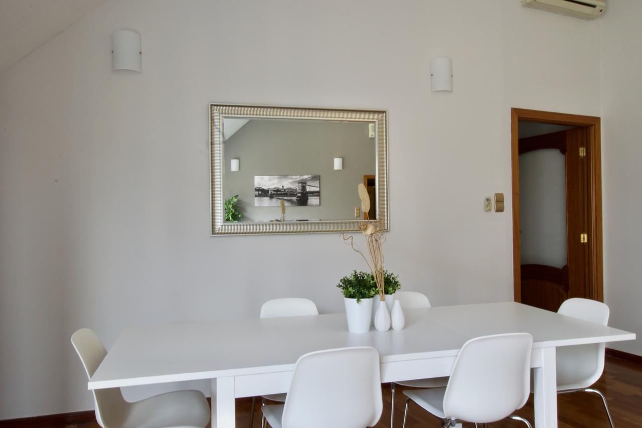 Standerd Apartment By Hi5 - Lovag Family Suites Budapeste Exterior foto