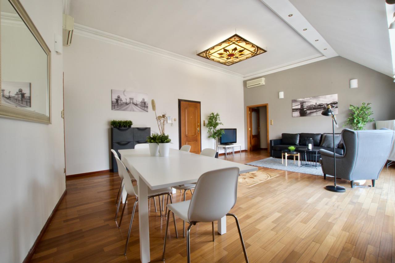 Standerd Apartment By Hi5 - Lovag Family Suites Budapeste Exterior foto